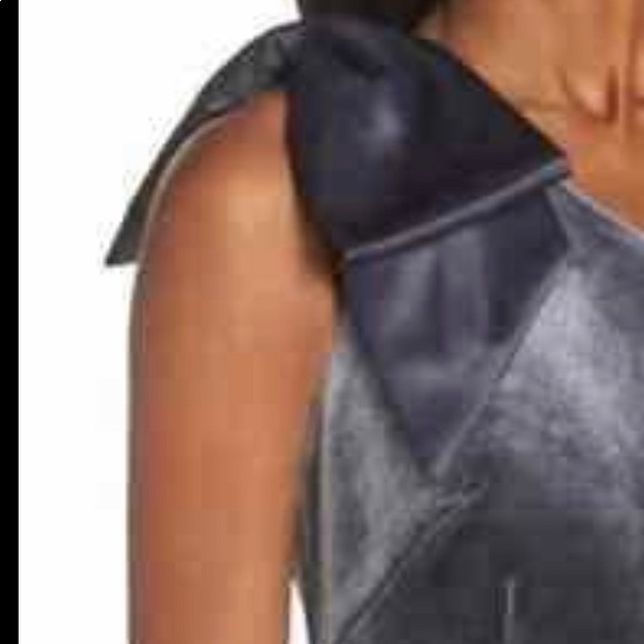 Eliza J Valet Gown - Picture 4 of 6